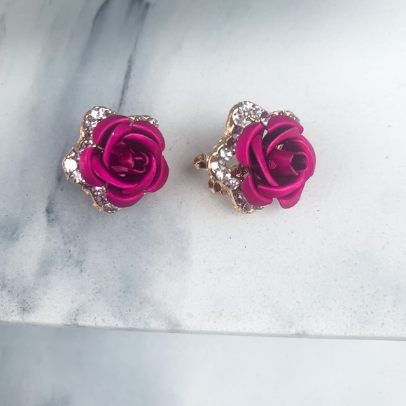 Black rose flower clip on earrings - Picture 7 of 7